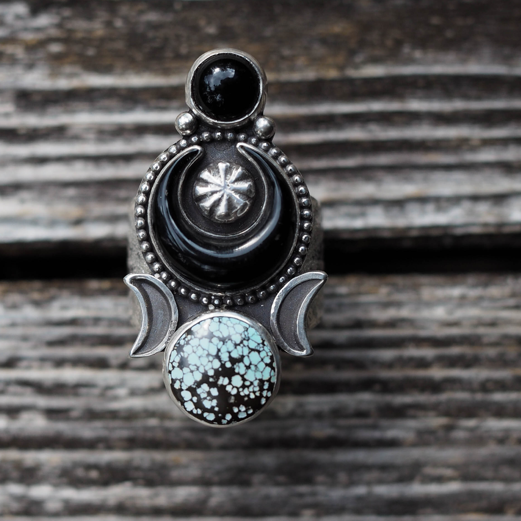 sand hill turquoise+onyx crescent ring | sz 8.5