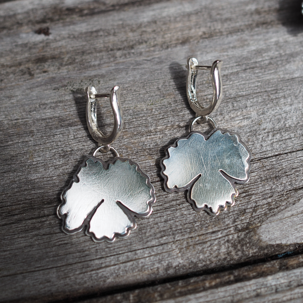 saddle hoop vanilla leaf earrings